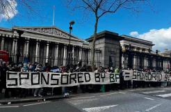 Manifestation des activistes du groupe Energy Embargo for Palestine devant le British Museum, le 25 mars 2024. - Crédit : Energy Embargo for Palestine