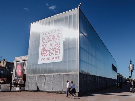 Le Hangar 14 lors de l'édition 2023 de BAD+ Art Fair à Bordeaux. © BAD+ Art Fair / photo Astrid Lagougine