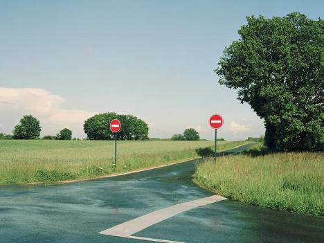Hicham Gardaf, Environs de Poitiers, Vienne, série L’impossibilité du paysage, 2023. © H. Gardaf