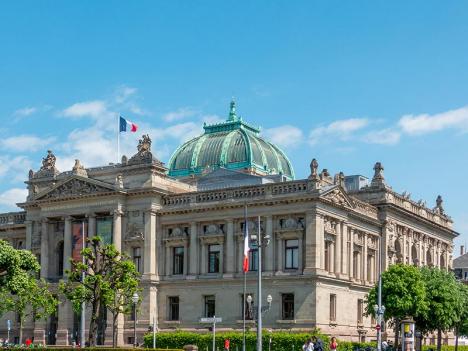 La Bibliothèque nationale et universitaire de Strasbourg. © Kent Wang.