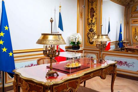 Le bureau du général de Gaulle présenté dans une reconstitution du Salon Doré à la Maison Elysée. ©️ Présidence de la République