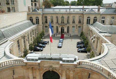 La cour d'honneur de l'hôtel de Matignon. © Wikimedia, 2007