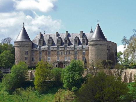 Le Musée d'art contemporain de Rochechouart est situé dans le château. © Mossot, CC BY-SA 3.0