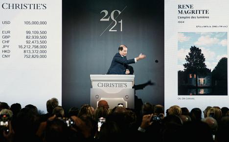 Vente du tableau de Magritte L'Empire des lumières par Christie's New York, le 19 novembre 2024. © Christie's Images Ltd. 2024 © Adagp Paris 2024