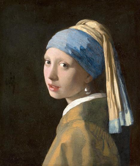 Johannes Vermeer (1632–1675), Jeune fille à la perle, c. 1665, huile sur toile, 44 x 39 cm, Mauristhuis, La Haye. Domaine public