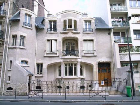 Hôtel Mezzara, construit en 1910 par l’architecte Hector Guimard pour Paul Mezzara, industriel du textile et créateur de dentelles situé au 60 rue Jean de La Fontaine, Paris 16° © Photo Steve Cadman - 2007 | Licence CC BY-SA 2.0