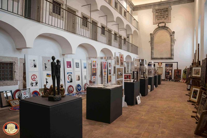 Les œuvres contrefaites saisies par les carabinieri durant l'opération cariatide. © Carabinieri tutela patrimonio culturale