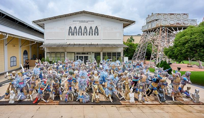 Wishulada, The Beauty Myth and Consumption of Plastic Poem of Contemporary Tragedy, 2024, vue de l'installation à la National Gallery de Bangkok. © Preecha Pattaraumpornchai