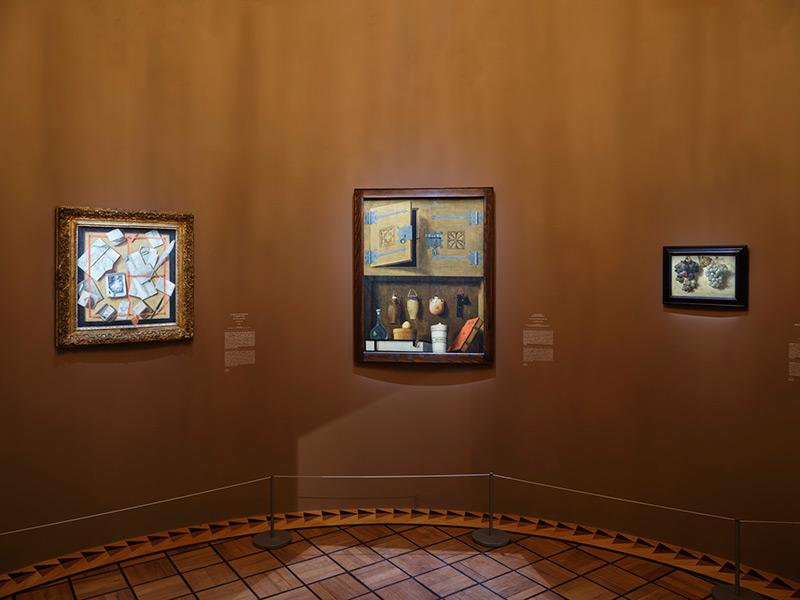 Vue de l'exposition « Le trompe-l’œil, de 1520 à nos jours », Musée Marmottan Monet. © Studio Christian Baraja SLB