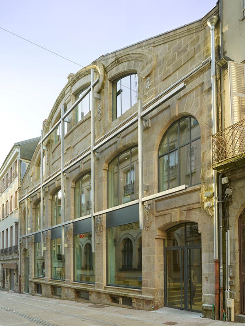 Façade du Frac-artothèque Nouvelle-Aquitaine de Limoges. © Roland Halbe