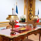 Le bureau du général de Gaulle présenté dans une reconstitution du Salon Doré à la Maison Elysée. - Crédit : Présidence de la République