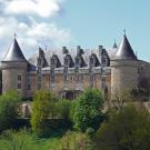 Le Musée d'art contemporain de Rochechouart est situé dans le château.  - Crédit : <a href="https://commons.wikimedia.org/wiki/File:Rochechouart_-_Ch%C3%A2teau_-1.JPG" title="Ouvre le site" target="_blank">Mossot</a>