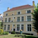 Le Musée Jean de la Fontaine à Château-Thierry, façade sur jardin.  - Crédit : <a href="https://commons.wikimedia.org/wiki/File:Ch%C3%A2teau-Thierry_Mus%C3%A9e_Jean-de-La-Fontaine_jardin.JPG " title="Ouvre le site" target="_blank">Eponimm</a>